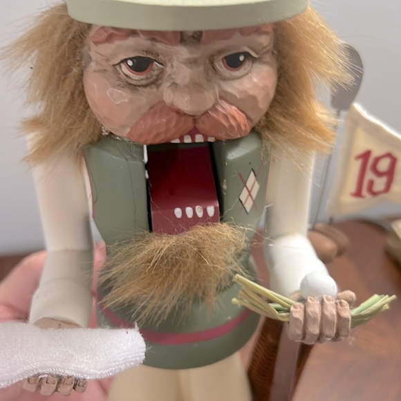 Vintage brn Wooden Nutcracker Scottish Golfer - Picture 3 of 5